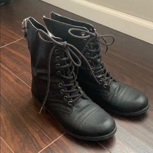 SM Black combat boots